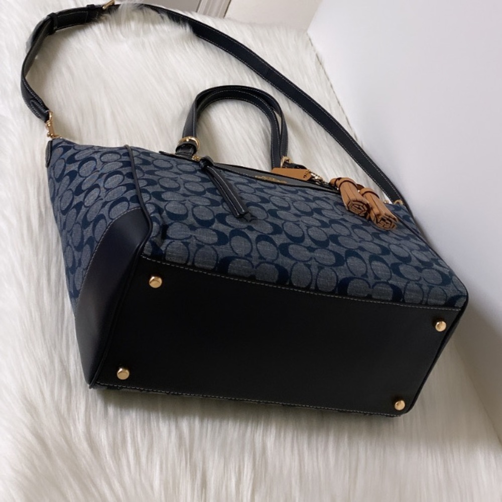 NWT💃Coach Kleo Carryall Signature Chambray - Picture 9 of 12